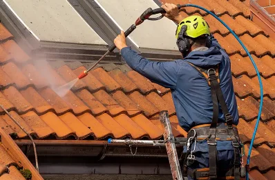 Démoussage et hydrofuge de toiture à Aiton